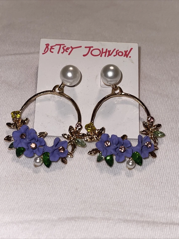 Pendientes Betsey Johnson Flor Púrpura Aro Estrás Nuevos con Etiquetas Raros  Foto 1 de 1