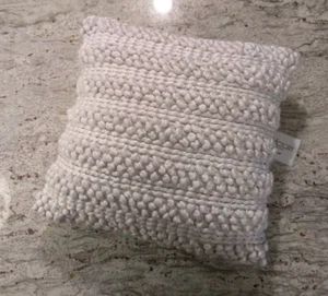 Throw Pillow 20" x 20" WHITE Nourison NWT Life Styles Woven Bohemian Decorative - Picture 1 of 6