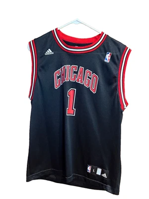 芝加哥公牛队 Derrick Rose #1 阿迪达斯篮球球衣 - 青少年 L 码 (14-16) — 第 1/3 张图片