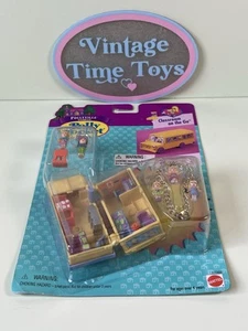Polly Pocket CLASSROOM On The GO 1986 Vintage Bluebird Toys NEU Bettelarmband - Bild 1 von 7