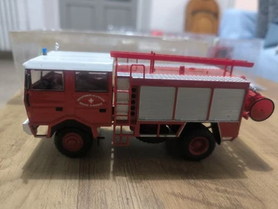 Die cast camion AUTOPOMPA Berliet Camiva Feuerwehr rot 1:43 - Immagine 1 di 4