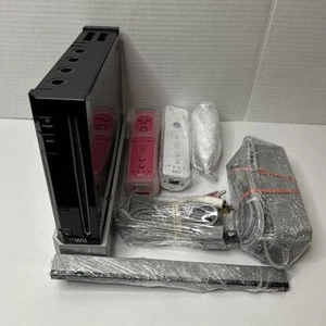 Console Nintendo Wii nera con controller e cavi testata RVL-001 - Foto 1 di 12