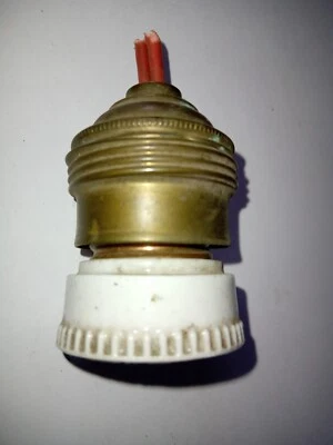 Ancienne Douille E27 pas de 10 mm en Laiton et Porcelaine pour Lustre TBE - Photo 1/2