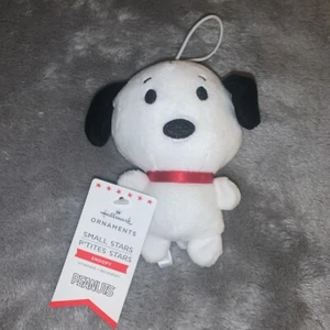 Hallmark Small Stars Peanuts Charlie Brown's Christmas Snoopy Plush Ornament New - Picture 1 of 4