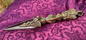 ¡Un Phurba especial! Una obra maestra de bronce + hierro TÍBET 900gr. 35cm - Imagen 1 de 4