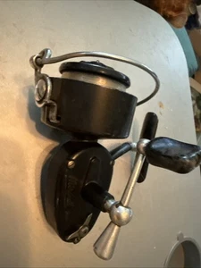 GARCIA MITCHELL FRANCE VINTAGE FISHING ORIGINAL 300 MODEL SPINNROLLE - Bild 1 von 5