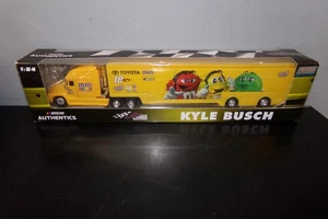 2017 NASCAR AUTHENTICS M&M's TRUCK SIGNED BY KYLE BUSCH - Picture 1 of 2