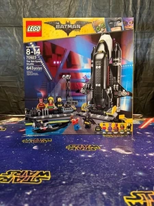 LEGO -The LEGO Batman Movie: The Bat-Space Shuttle #70923 RETIRED, SEALED, NEW!! - Picture 1 of 6