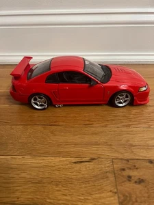 Ford Mustang Cobra R 2000 1:18 Maisto modelo diecast rojo - desgaste mínimo, sin caja - Imagen 1 de 4
