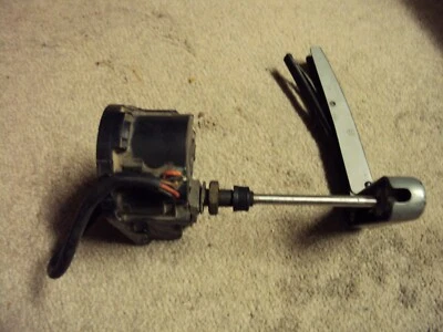 1989 Mercedes 420SEL W126 Right Passenger Side Headlight Wiper Motor 1268209047 - Image 1 of 4