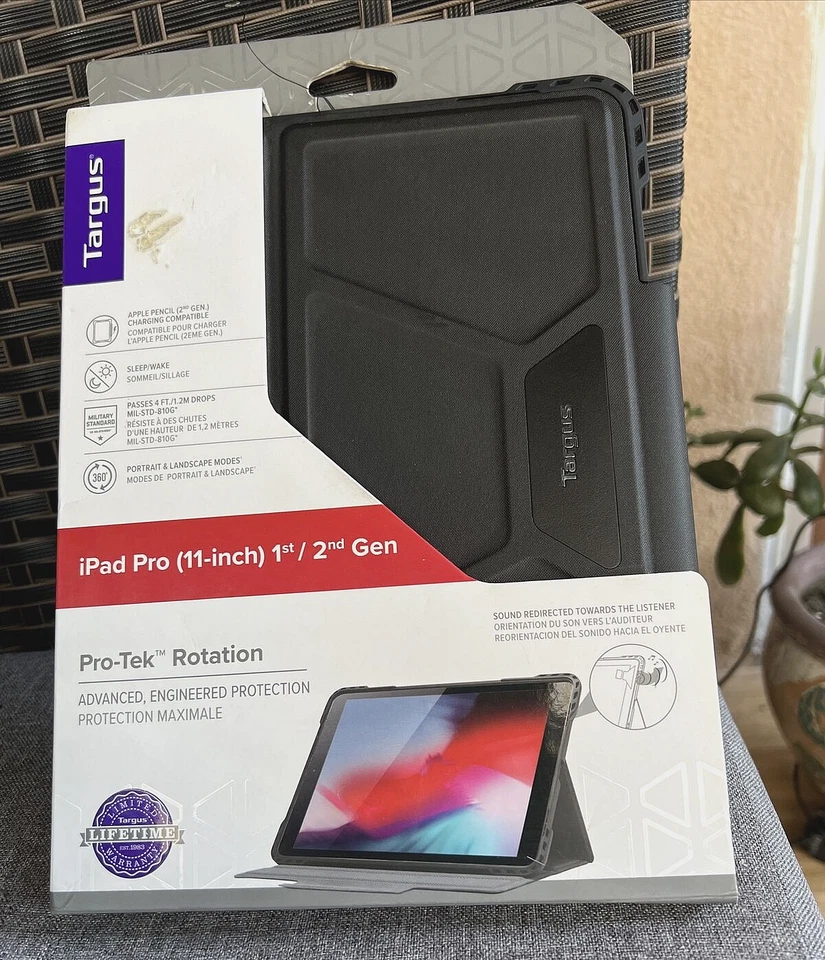 NEW Targus Pro-Tek Rotation iPad Pro 11-in. Rotating Case (Black) - Image 1 of 2