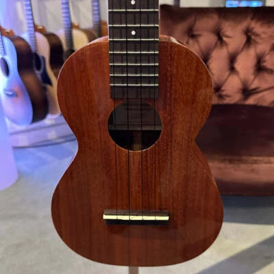 Ukelele de concierto Kamaka Hawaii serie clásica hecho a mano HF-2 - Acabado pulido con Foto 1 de 3