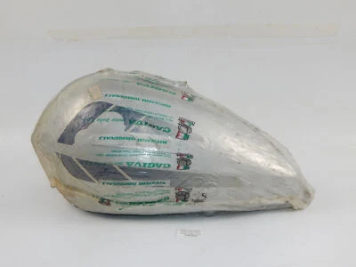 NOS 1982-83 CAGIVA SST 125 ALETTA GRIS PLATA DEPÓSITO DE COMBUSTIBLE TANQUE DE GASOLINA 800L-30700 Foto 1 de 4