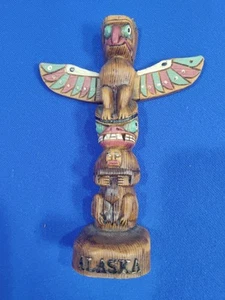 Vintage Mid Century Resin Northwestern Tribal bemalt Totempfahl Alaska 6 3/4" - Bild 1 von 5