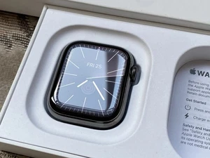 Apple Watch Series 9 41 mm CellularWifi en acier inoxydable - argent - Photo 1 sur 11