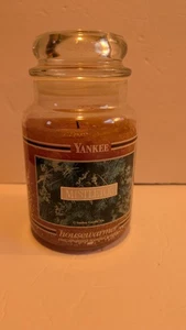 Yankee Candle Mistletoe 22oz Glaskerze - Bild 1 von 3