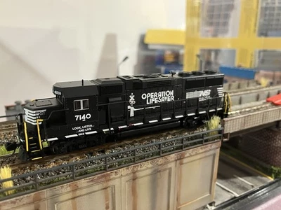 Fox Valley Models N Scale FVM 70654 GP60 Norfolk Southern NS 7140 OLS Life Saver - Image 1 of 2