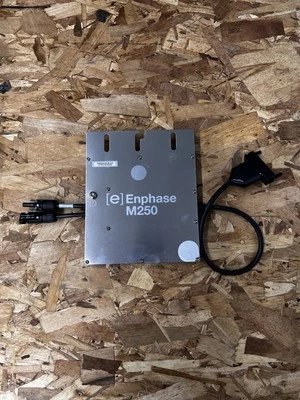 Microinversor Enphase M250-72-2LN-S2 Foto 1 de 4