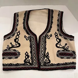 Gilet contadino tradizionale rumeno vintage dalla Romania 1972 - Foto 1 di 19
