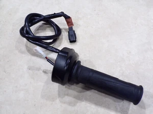 Triumph Tiger 800 XRT right throttle tube heated grip fly by wire controls 18 19 - Picture 1 of 3