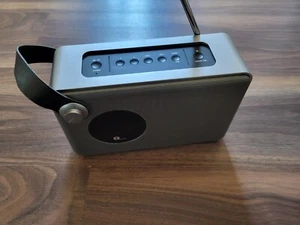 Tragbares 1byone DAB / FM Radio mit Bluetooth, Alarm und Akku (silber) - Bild 1 von 12