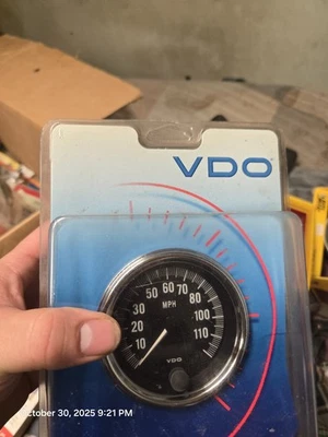 Velocímetro VDO Serie 1 #437-353 Foto 1 de 2