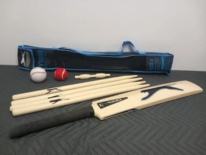 Slazenger V1000 Cricket Set In Bag, Stumps, Bail & Balls Size 6 - 80cm  - Picture 1 of 2