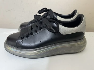 Zapatillas Alexander McQueen negras blancas ribete cuero gran tamaño para mujer 8,5/9 talla 39 Foto 1 de 4
