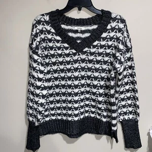 Kensie V Neck Sweter Gray & White Striped Pattern Balloon Long Sleeve Sz Med - Picture 1 of 9