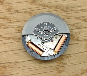 Movimiento Reloj Seiko 5M62A KINETIC - Restauración/Reparación - Fecha Blanco y Negro - Imagen 1 de 4