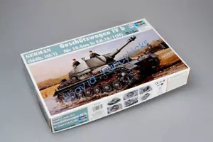 Trumpeter 1/35 00374 Geschutzwagen IVb 10.5cm leFH18/1 - Picture 1 of 6