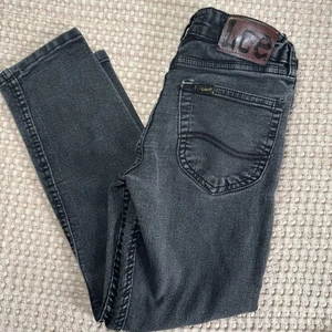 Lee Black Boys Slim Fit Tapered Leg Jeans Size 8 Adjustable Waist - Picture 1 of 4