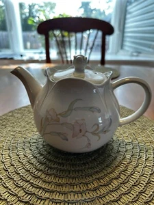 Vintage Sadler England Teapot Floral Pattern - Picture 1 of 10