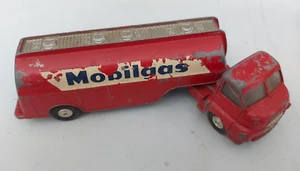 Corgi Major Vintage - Big Bedford Tractor Unit + Mobilgas Fuel Tanker Truck - Picture 1 of 9