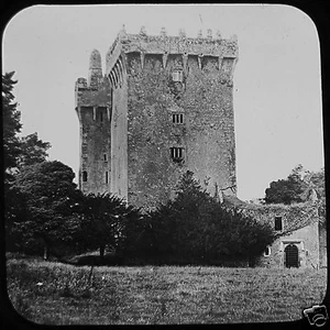 JV VICTORIAN Glass Magic Lantern Slide BLARNEY CASTLE C1890 PHOTO IRELAND - Picture 1 of 2