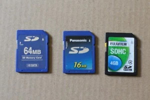 LOT 6 SDHC Card Made in Japan Korea Carte Memoire 4go 2go 16mo 64mo Great - Zdjęcie 1 z 9