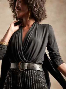 Top envolvente Banana Republic nuevo con etiquetas para mujer Threadsoft modal manga larga negro mediano - Imagen 1 de 7