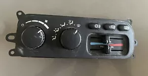 2002-2005 Dodge Ram Dual Zone AC Heater Climate Control Unit P55056323AB A/C OEM - Picture 1 of 4