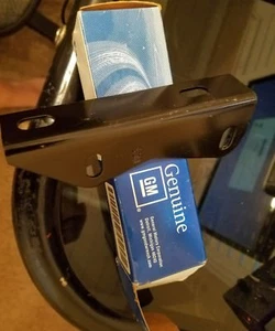 NOS 1987 GMC G-2500 LOWER HOOD BRACKET - Picture 1 of 1