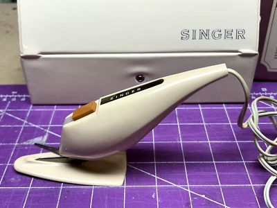 VTG Singer Cutting Electric Scissors With Original Case and Instructions Working - Image 1 of 4