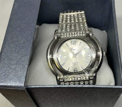 New stock Genoa bling style crystal watch, with original box and papers, new bat - Image 1 of 4