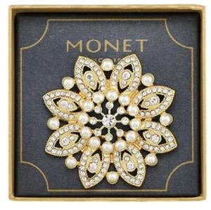 Monet Holiday Rhinestone Brooch Gold Tone Faux Pearl Rhinestone Starburst NIB - Picture 1 of 3