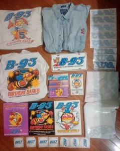 Vintage B-93 Geburtstag Bash Shirts Aufkleber Banner Programme Tickets 93,7 FM G.R. - Bild 1 von 12