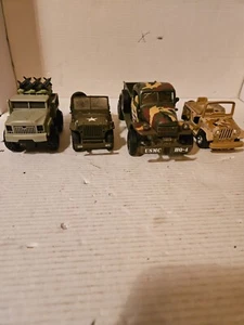 1946 Dodge Power Wagon Druckguss Militär plus 2 Jeeps und ein Raketenwerfer - Bild 1 von 24