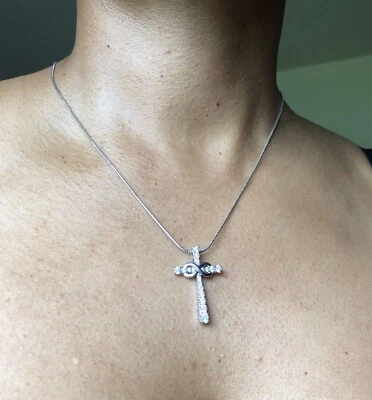 Collar Cruz Infinita Plata Foto 1 de 4