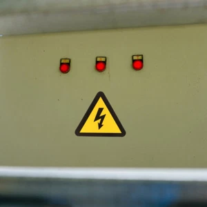 24 Pcs Warning Sign Stickers Office Travel Safety - Picture 1 of 12