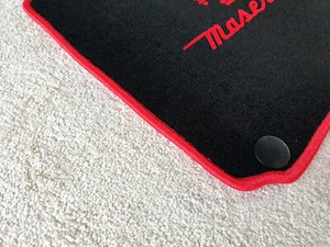 Tapetes de terciopelo negro para Maserati Ghibli SQ4 2013-2017 rojo - Imagen 1 de 2