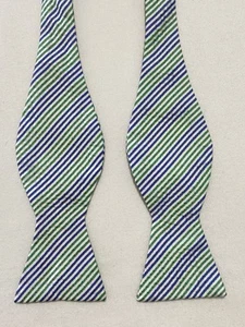 brooks brothers green stripe Self Bow Tie Silk Blend M In USA Ex Con - Picture 1 of 3