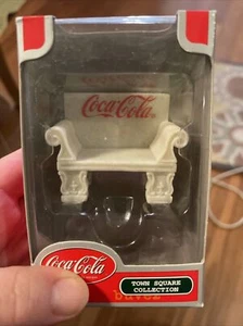 COCA COLA TOWN SQUARE ACCESSORY- GRANITE PARK BENCH CG2463 RETIRED 2001 - Picture 1 of 7