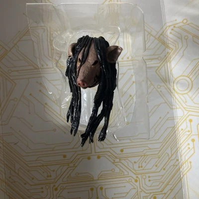 Sierra de horror Neca cabeza de cerdo solo forraje Ultimate Jigsaw 2025 Foto 1 de 4